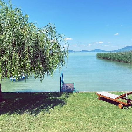 Balaton A Kertben - Balaton In The Garden - Beachfront Houses With Beautiful View, Private Beach Balatonfenyves Exterior foto