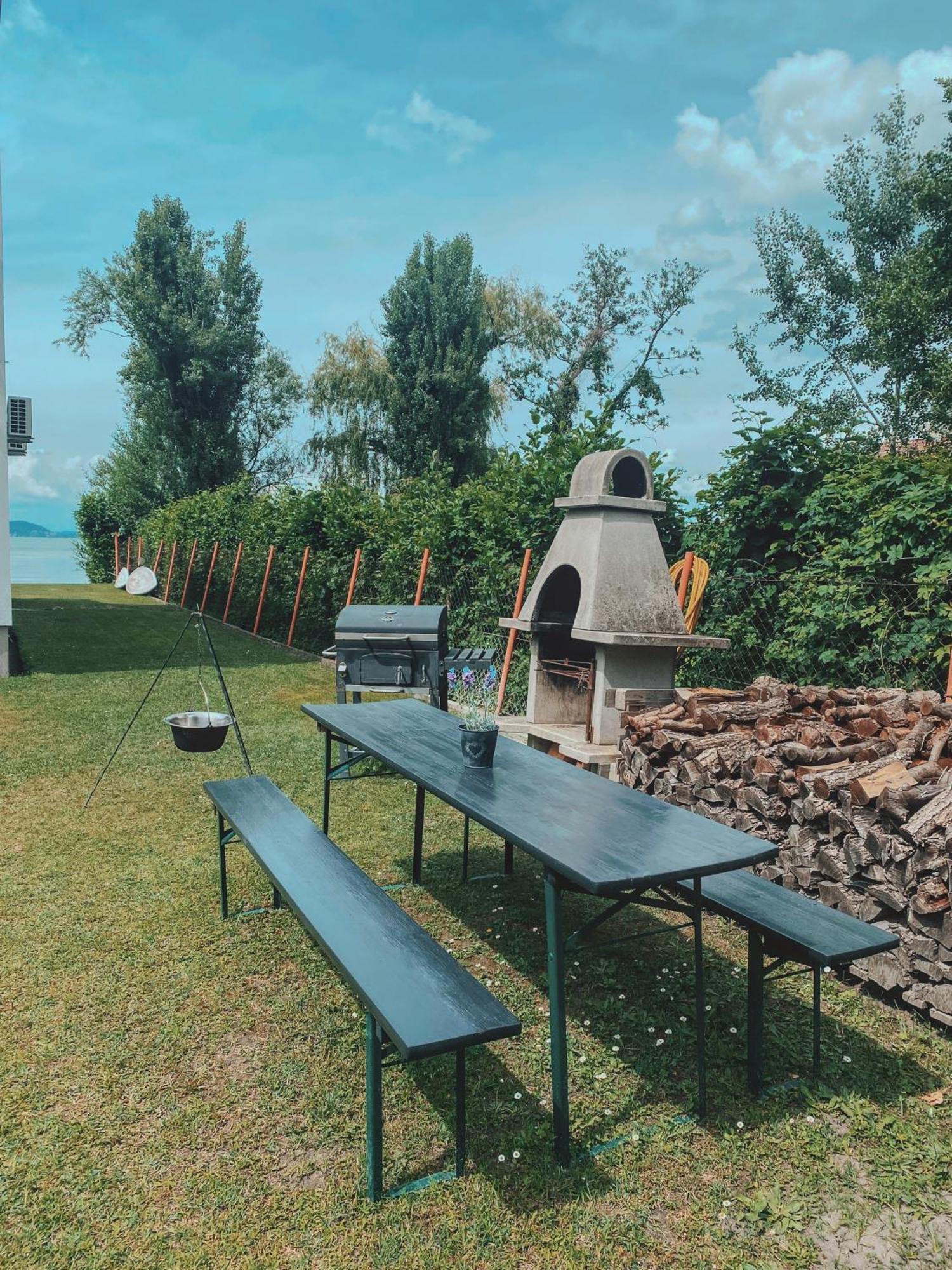 Balaton A Kertben - Balaton In The Garden - Beachfront Houses With Beautiful View, Private Beach Balatonfenyves Exterior foto
