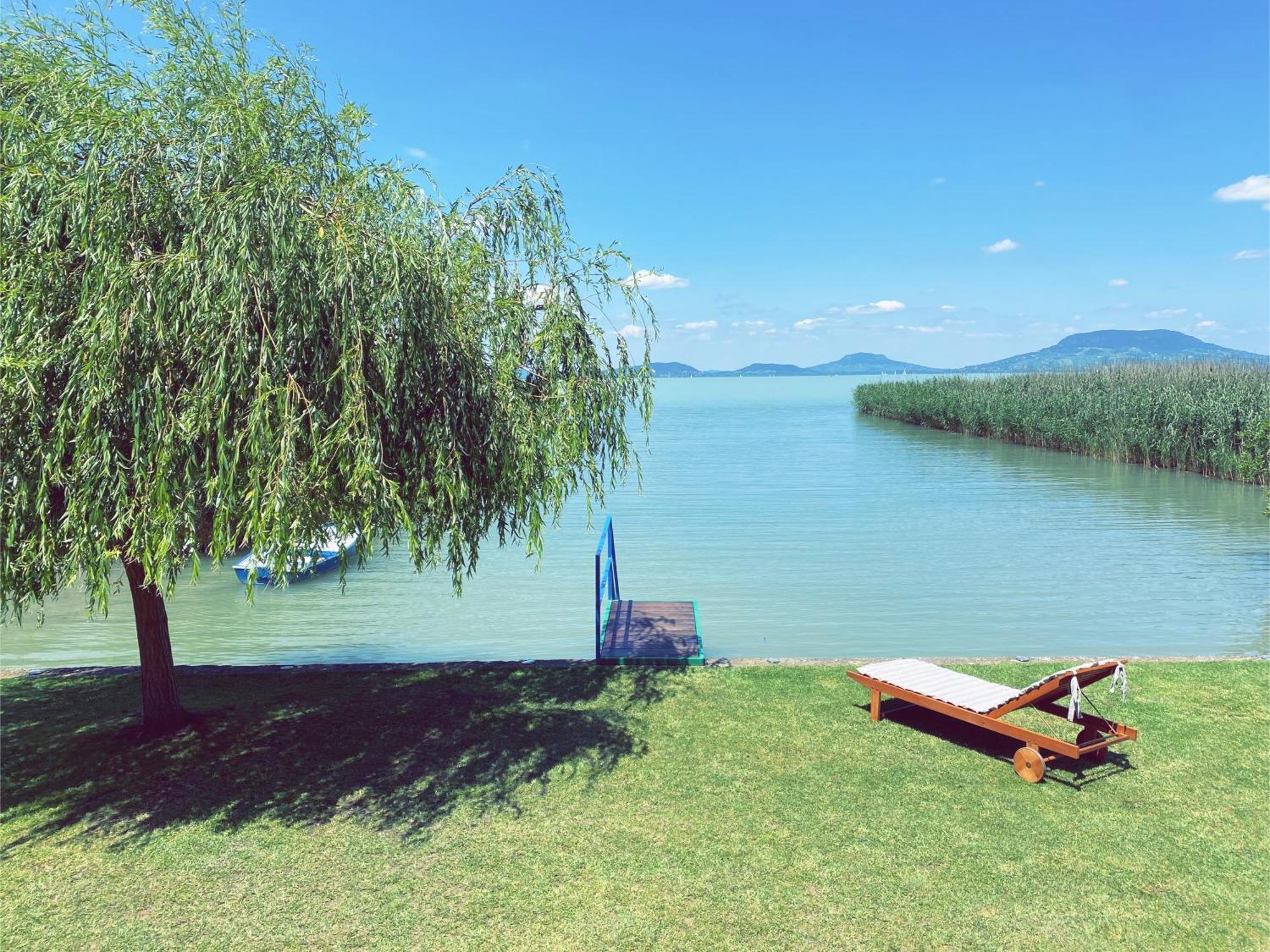 Balaton A Kertben - Balaton In The Garden - Beachfront Houses With Beautiful View, Private Beach Balatonfenyves Exterior foto