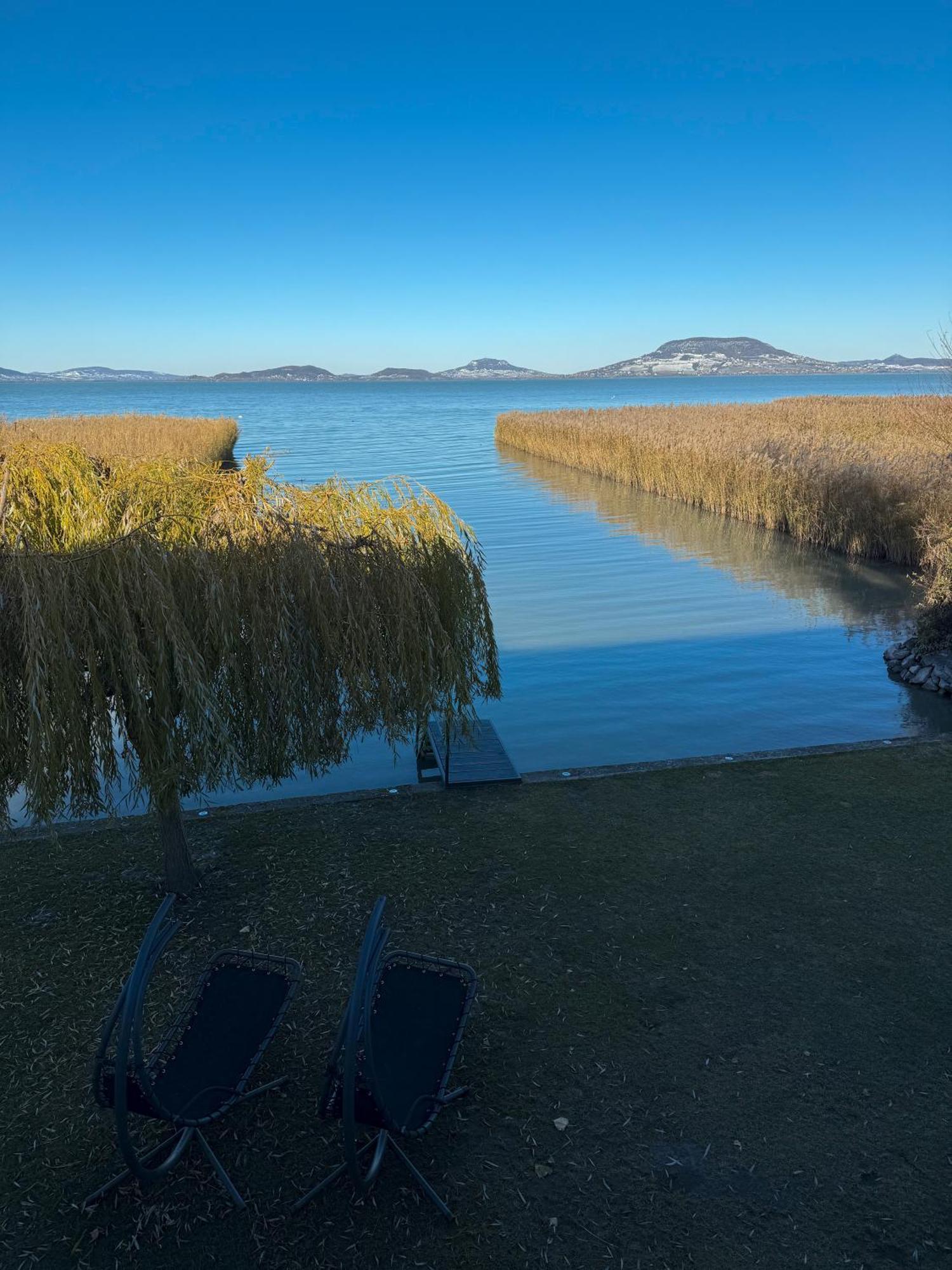 Balaton A Kertben - Balaton In The Garden - Beachfront Houses With Beautiful View, Private Beach Balatonfenyves Exterior foto